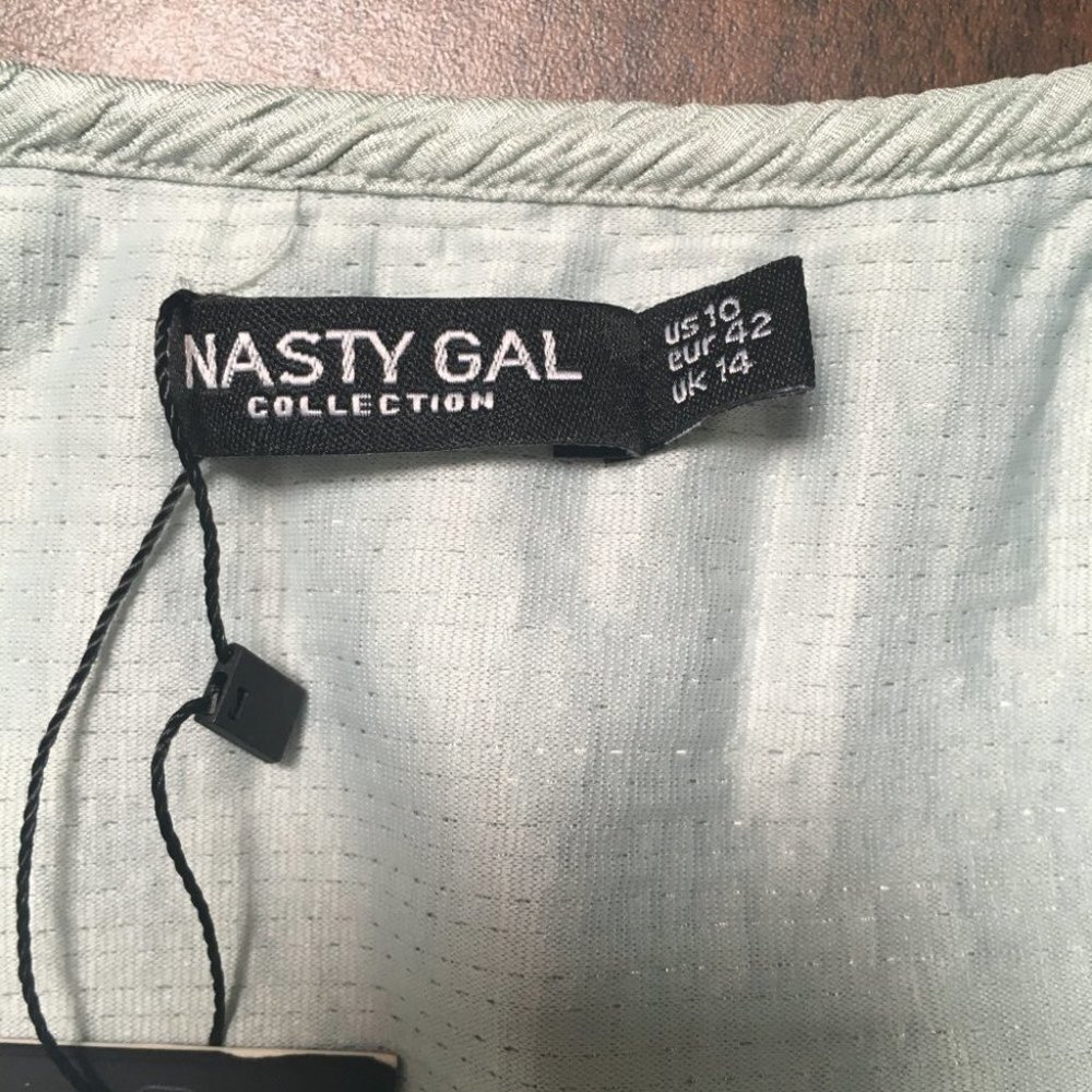 Nasty Gal Collection Small Mint color Plisse Tie Front Top Size 14 - Picture 7 of 11